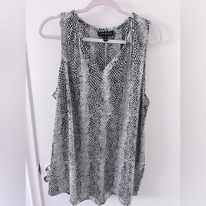 Lane Bryant top in size 22 black and white